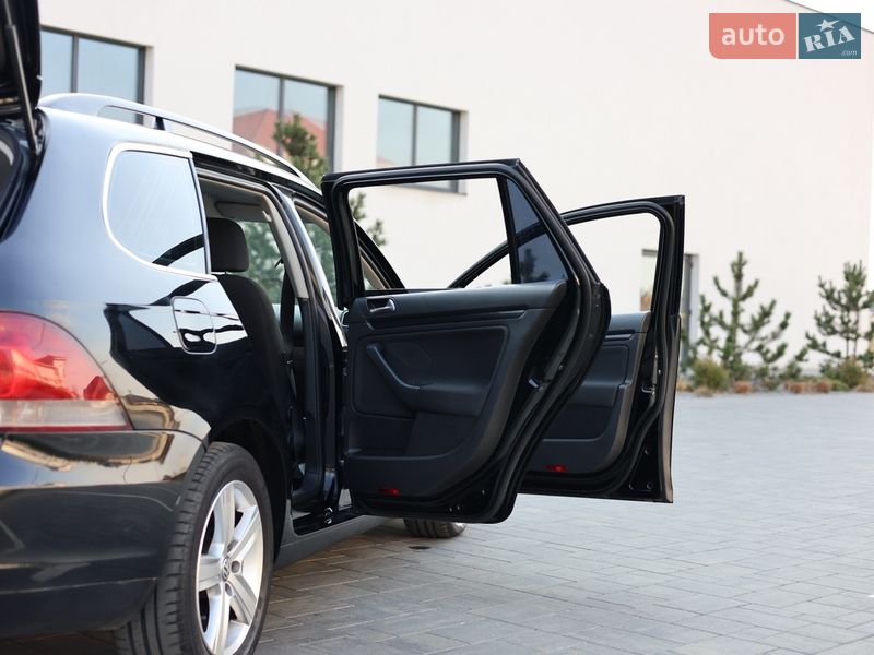 Универсал Volkswagen Golf 2011 в Луцке