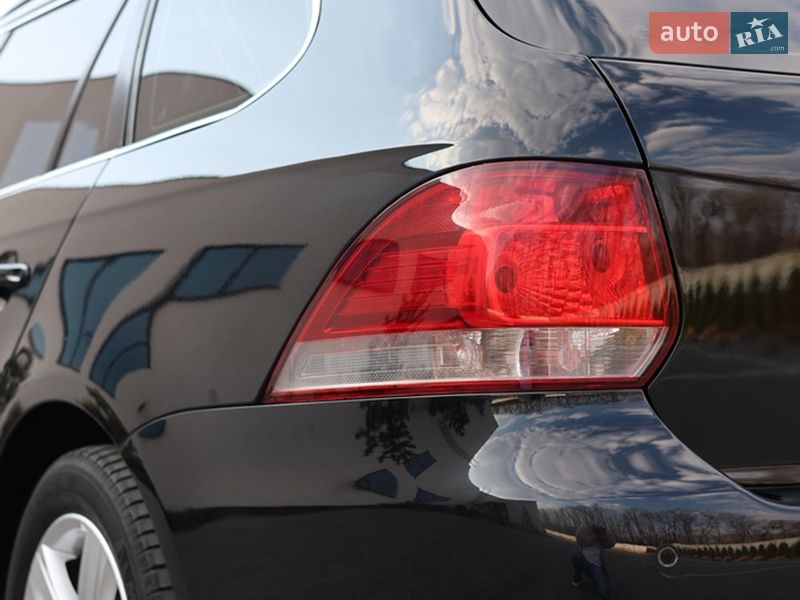 Универсал Volkswagen Golf 2011 в Луцке