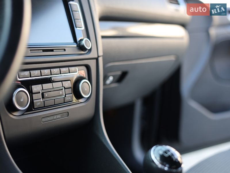 Универсал Volkswagen Golf 2011 в Луцке