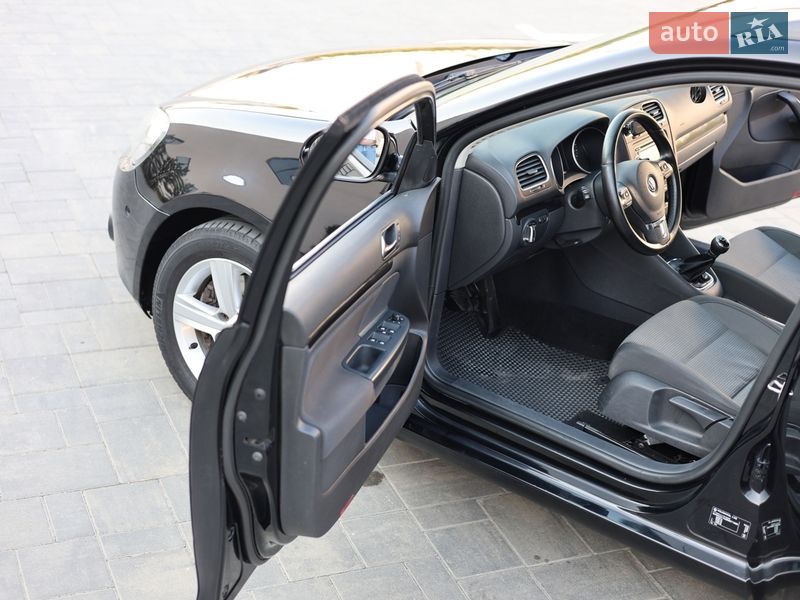 Универсал Volkswagen Golf 2011 в Луцке