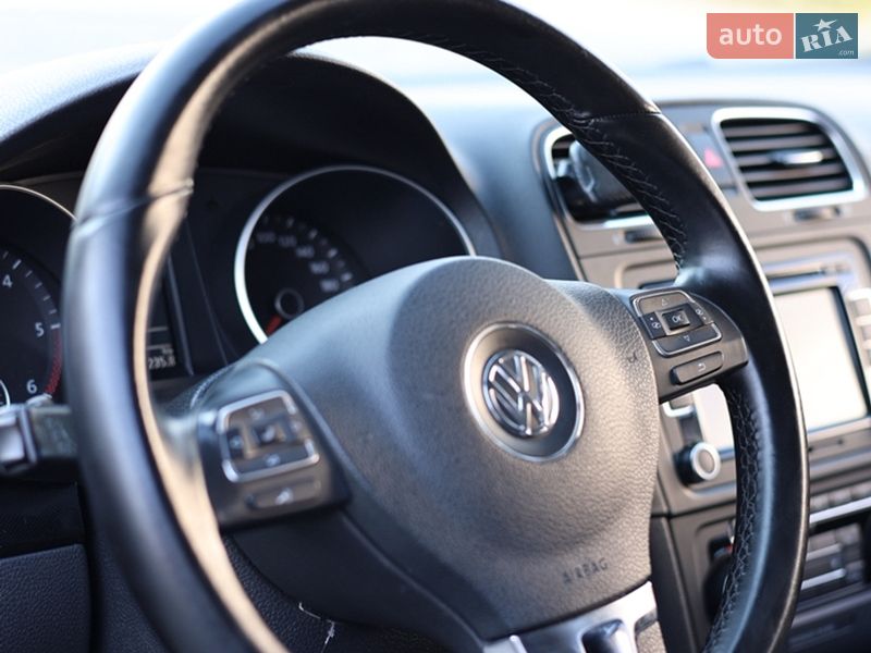 Универсал Volkswagen Golf 2011 в Луцке
