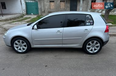 Хетчбек Volkswagen Golf 2005 в Миколаєві
