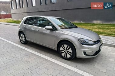 Хэтчбек Volkswagen Golf 2016 в Львове