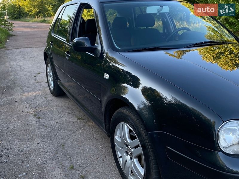 Хэтчбек Volkswagen Golf 2001 в Нежине