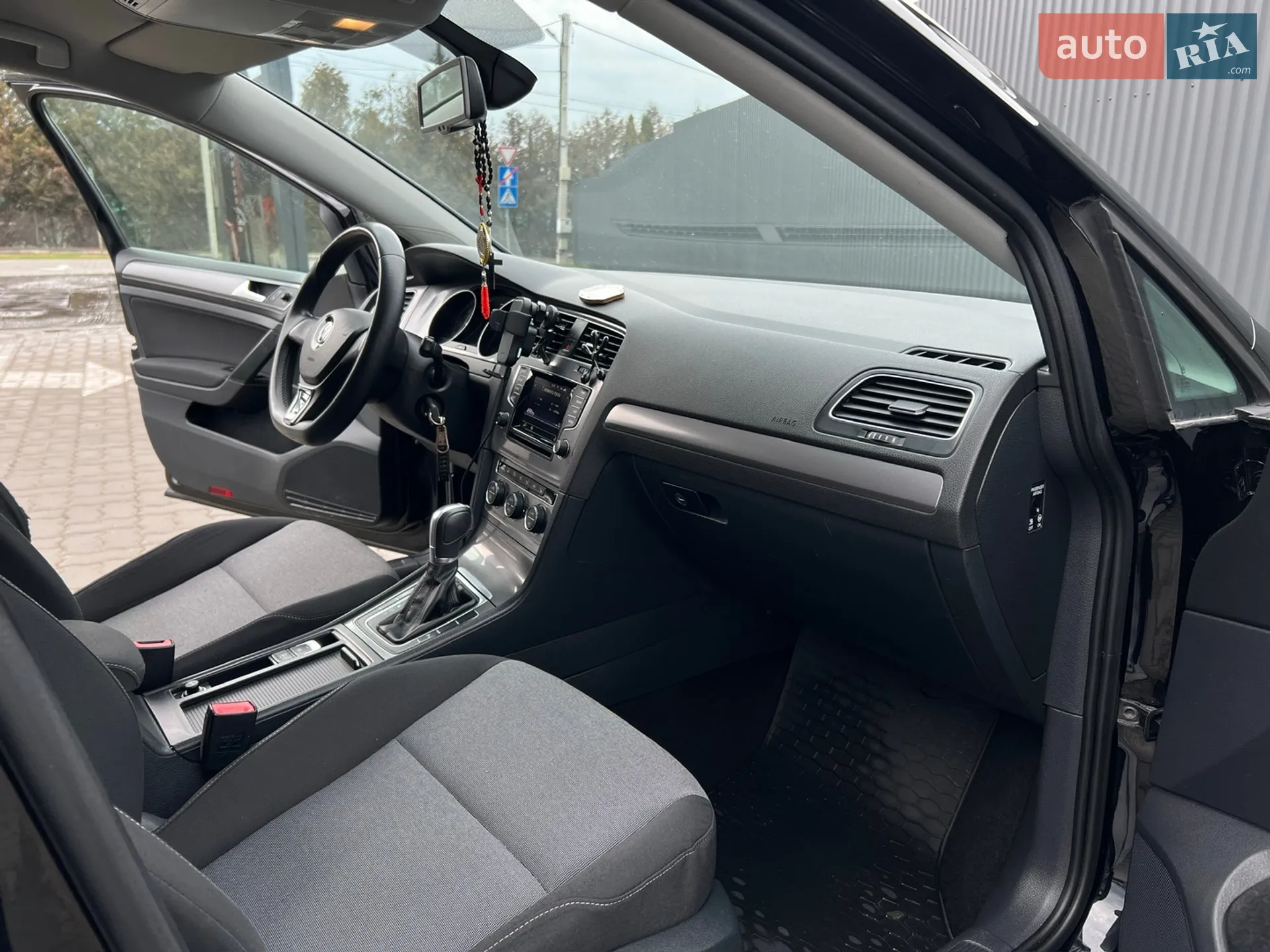 Volkswagen Golf 2015 VIN WVWZZZAUZFP634334 фото оголошення 44 з 96