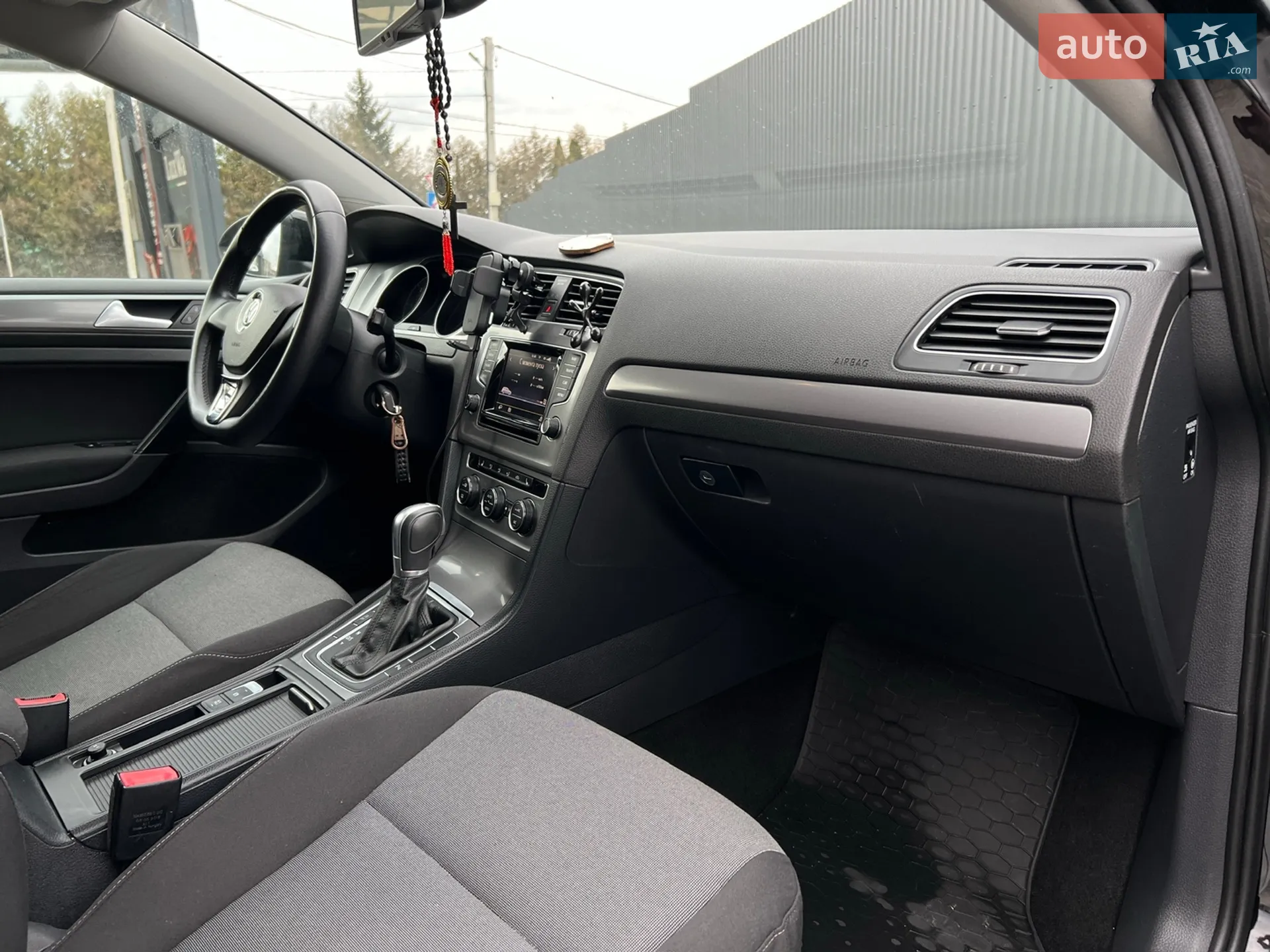Volkswagen Golf 2015 VIN WVWZZZAUZFP634334 фото оголошення 53 з 96