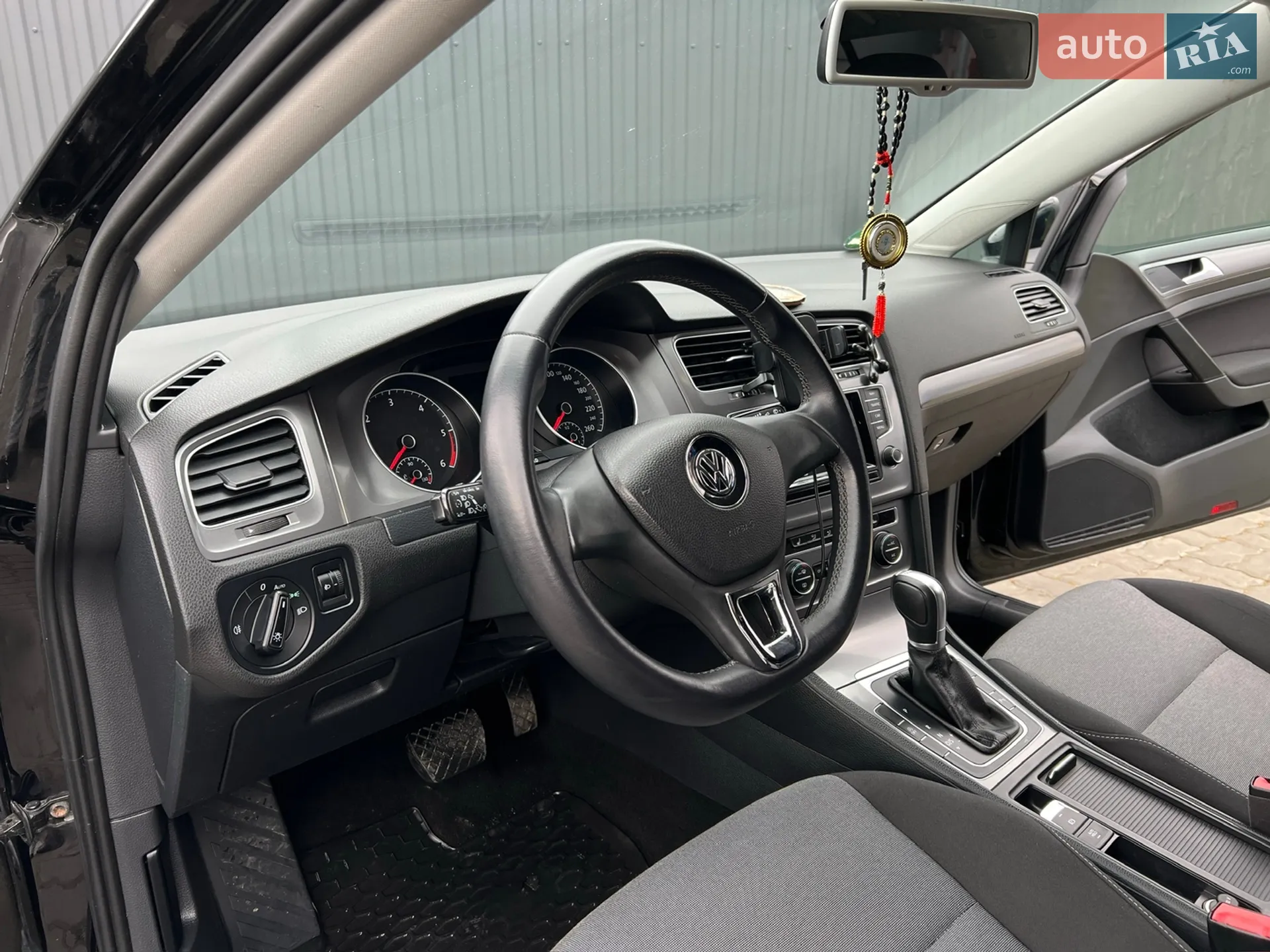 Volkswagen Golf 2015 VIN WVWZZZAUZFP634334 фото оголошення 76 з 96
