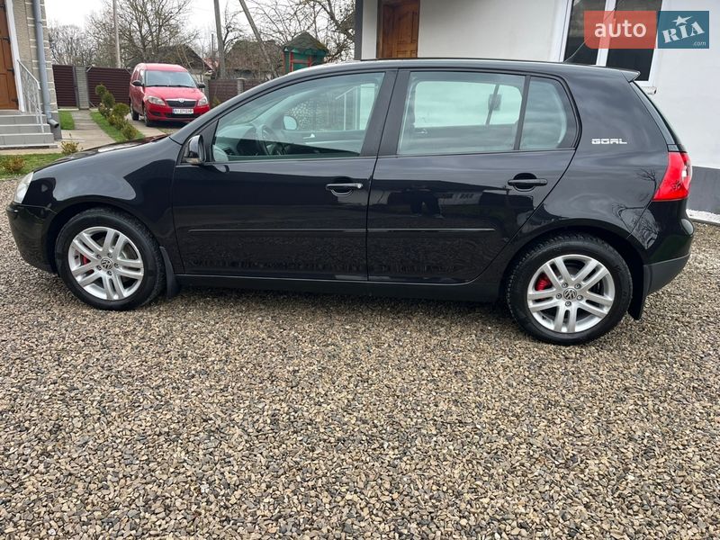 Хэтчбек Volkswagen Golf 2007 в Калуше
