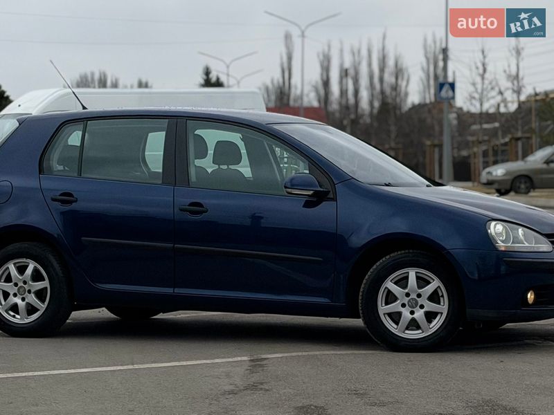 Хэтчбек Volkswagen Golf 2006 в Запорожье