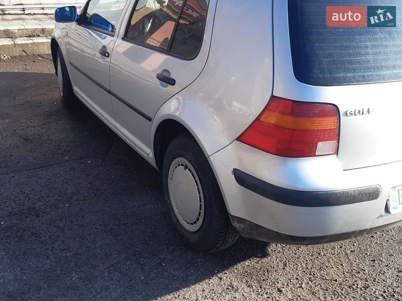 Хэтчбек Volkswagen Golf 1999 в Южноукраинске