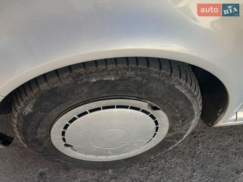 Хэтчбек Volkswagen Golf 1999 в Южноукраинске