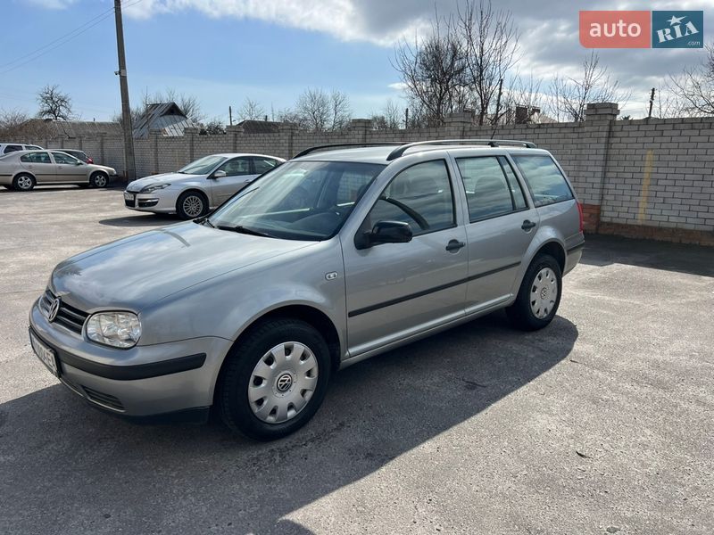 Універсал Volkswagen Golf 2002 в Сумах