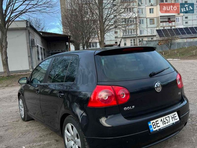 Хэтчбек Volkswagen Golf 2008 в Первомайске