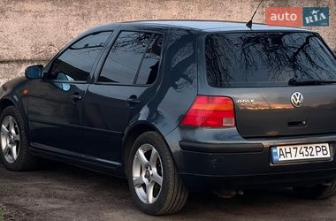 Хетчбек Volkswagen Golf 1998 в Дніпрі