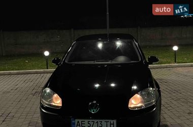 Хэтчбек Volkswagen Golf 2004 в Днепре