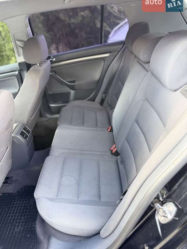 Хэтчбек Volkswagen Golf 2003 в Хусте фото 4 Хэтчбек Volkswagen Golf 2003 в Хусте