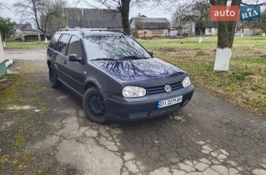 Универсал Volkswagen Golf 2001 в Остроге