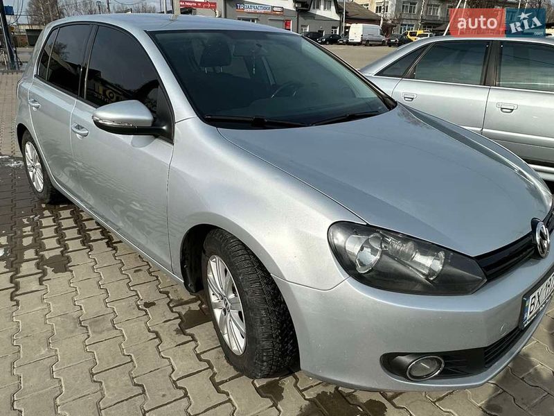 Хэтчбек Volkswagen Golf 2012 в Черновцах