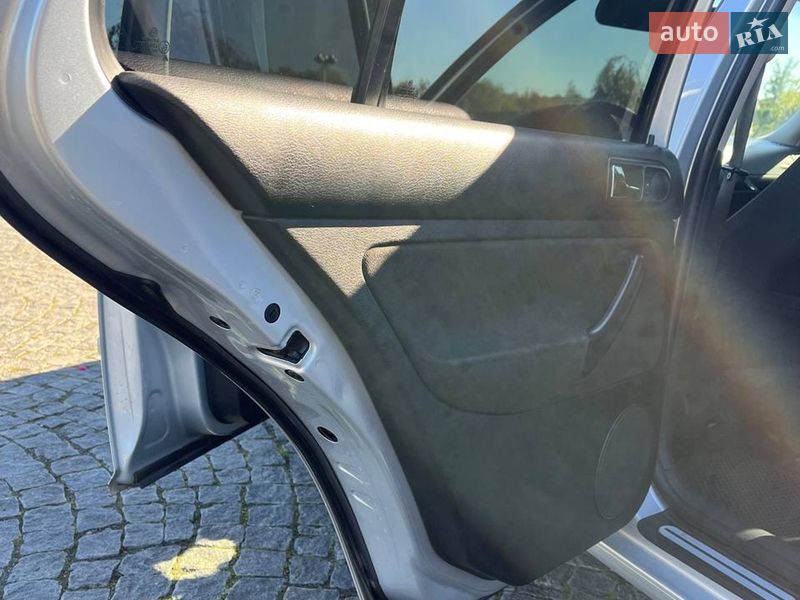 Хэтчбек Volkswagen Golf 2000 в Львове