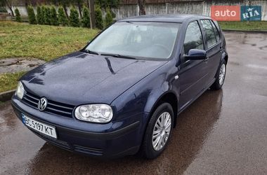 Хетчбек Volkswagen Golf 2003 в Львові