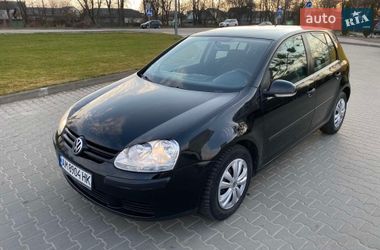 Хэтчбек Volkswagen Golf 2005 в Житомире