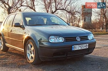 Хэтчбек Volkswagen Golf 2002 в Полтаве