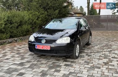 Хэтчбек Volkswagen Golf 2005 в Староконстантинове