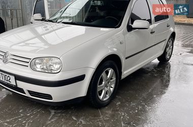 Хэтчбек Volkswagen Golf 2002 в Ирпене