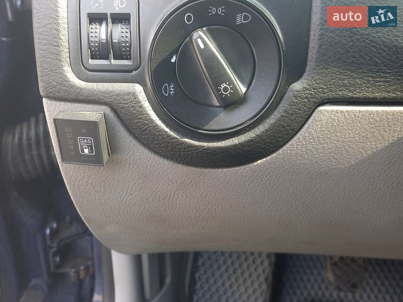 Хэтчбек Volkswagen Golf 1999 в Кременчуге