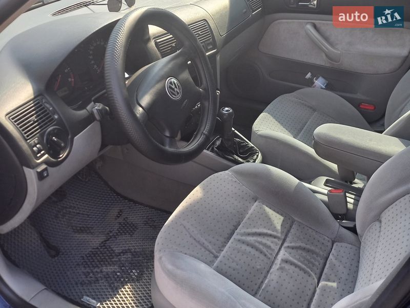 Хэтчбек Volkswagen Golf 1999 в Кременчуге