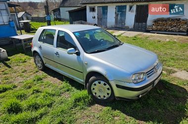 Хэтчбек Volkswagen Golf 2001 в Барышевке