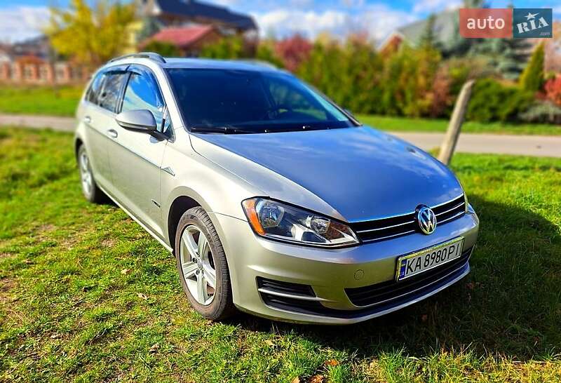 Универсал Volkswagen Golf 2015 в Киеве