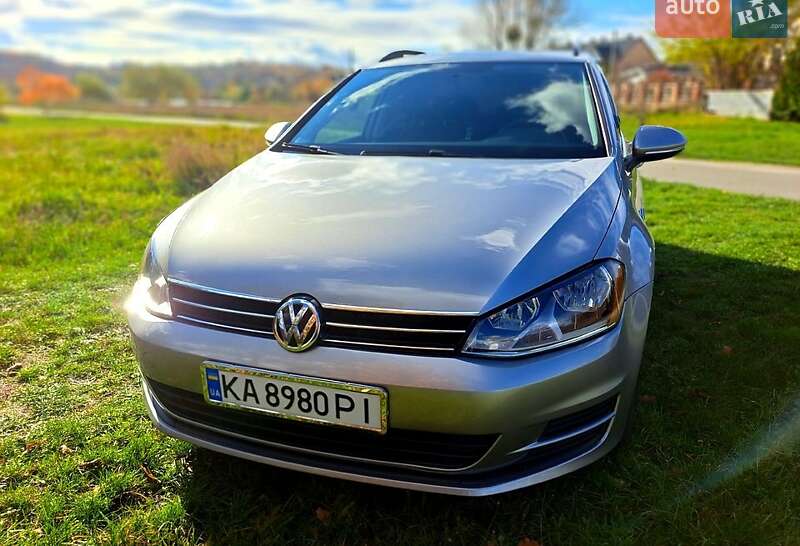 Универсал Volkswagen Golf 2015 в Киеве