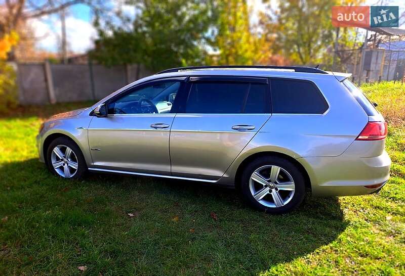 Универсал Volkswagen Golf 2015 в Киеве