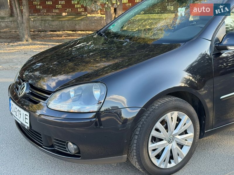 Хэтчбек Volkswagen Golf 2008 в Ужгороде