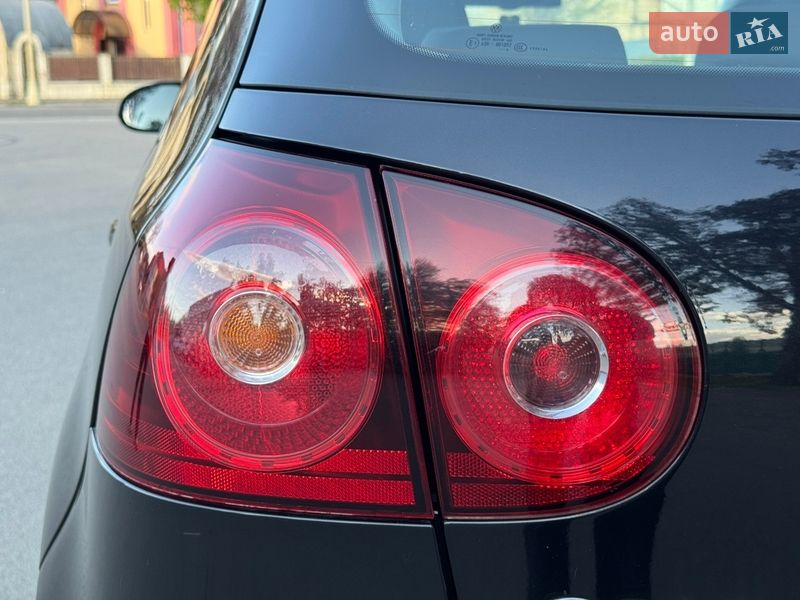 Хэтчбек Volkswagen Golf 2008 в Ужгороде