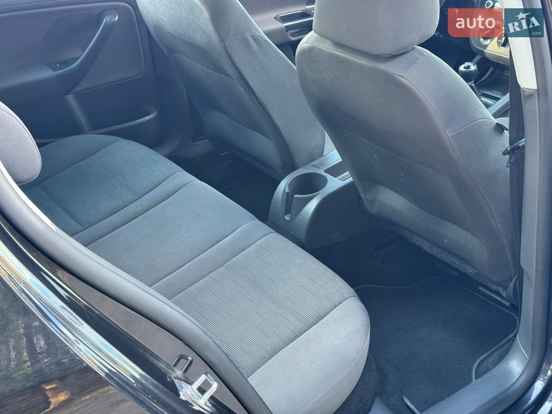 Хэтчбек Volkswagen Golf 2008 в Ужгороде