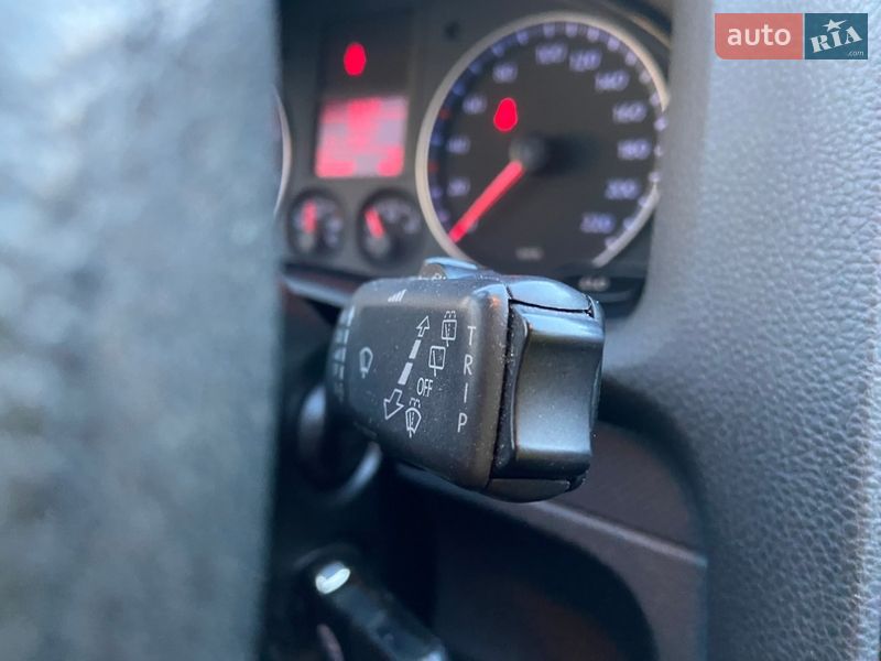 Хэтчбек Volkswagen Golf 2008 в Ужгороде