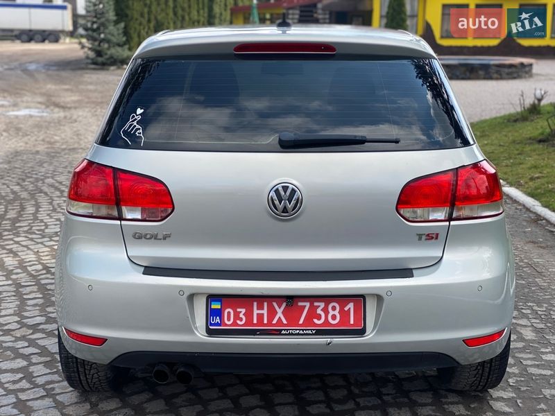 Хэтчбек Volkswagen Golf 2010 в Староконстантинове