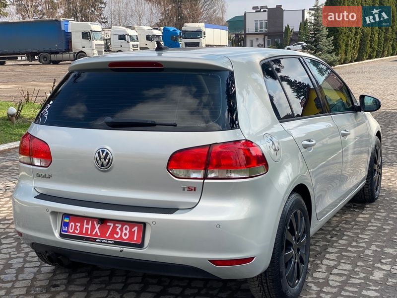 Хэтчбек Volkswagen Golf 2010 в Староконстантинове