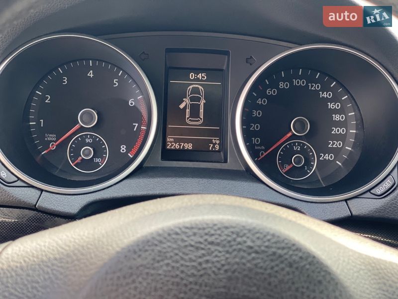 Хэтчбек Volkswagen Golf 2010 в Староконстантинове