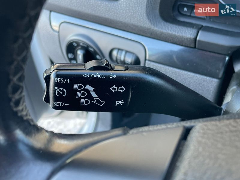 Хэтчбек Volkswagen Golf 2009 в Житомире