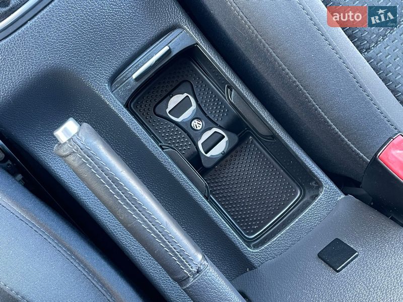 Хэтчбек Volkswagen Golf 2009 в Житомире