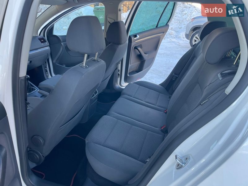 Хэтчбек Volkswagen Golf 2009 в Житомире