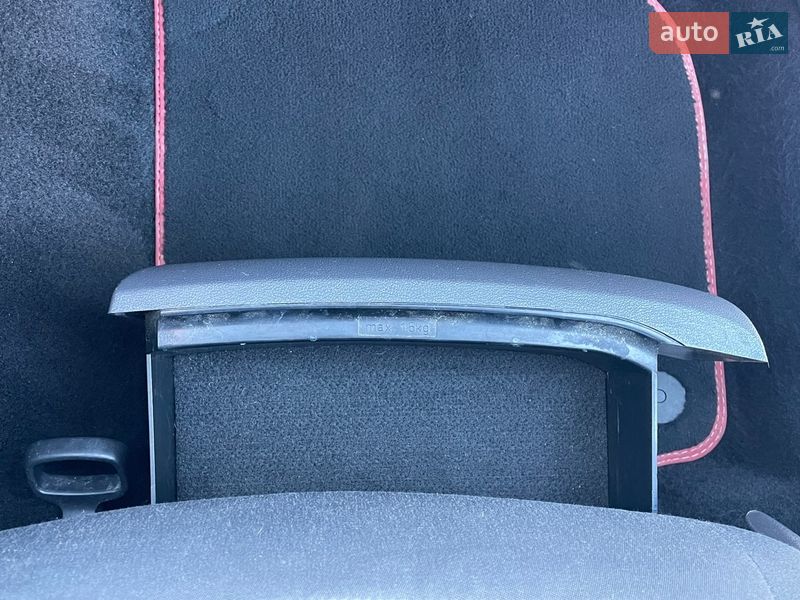 Хэтчбек Volkswagen Golf 2009 в Житомире