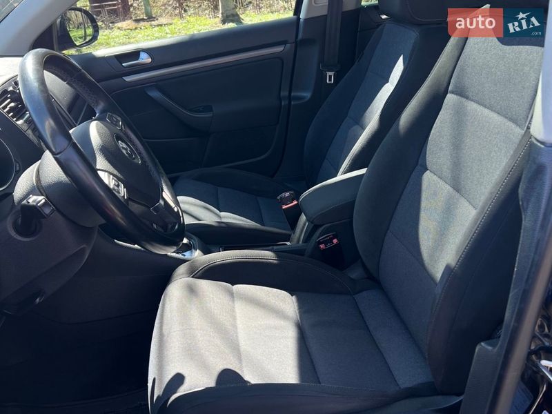 Універсал Volkswagen Golf 2011 в Макарові