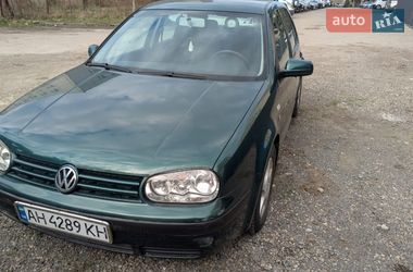 Хэтчбек Volkswagen Golf 2003 в Львове