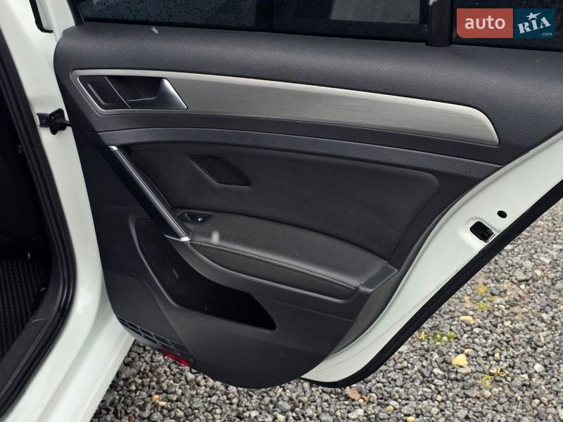 Универсал Volkswagen Golf 2014 в Тернополе