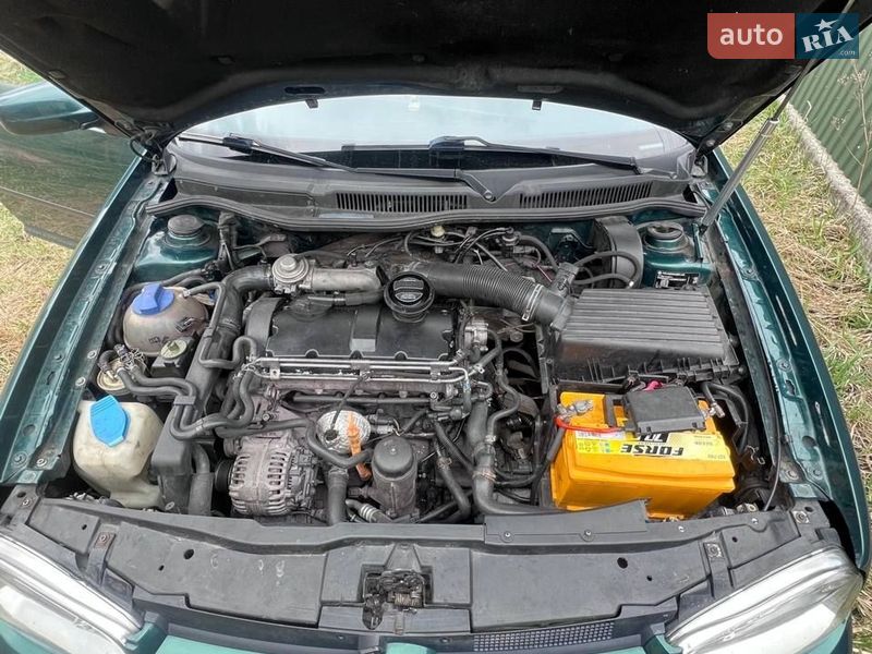 Универсал Volkswagen Golf 2002 в Шептицькому