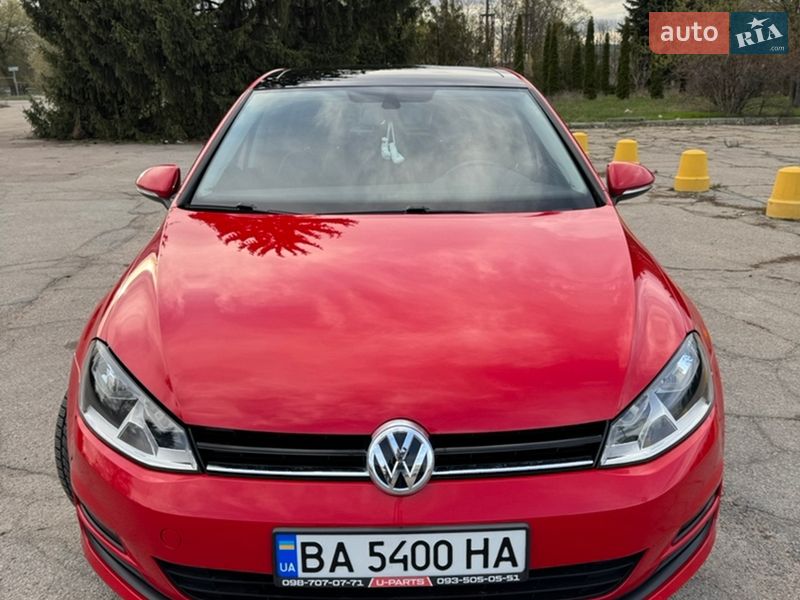 Хэтчбек Volkswagen Golf 2017 в Кропивницком